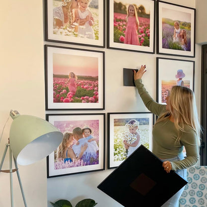 Unikatni Zidni Dekor – Personalizovane Fotografije u Elegantnom Ramu bez Bušenja