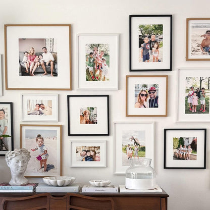 Unikatni Zidni Dekor – Personalizovane Fotografije u Elegantnom Ramu bez Bušenja
